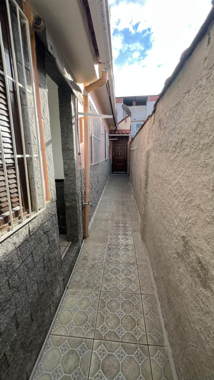 CASA COM 3 QUARTOS - BAIRRO SÃO CRISTÓVÃO